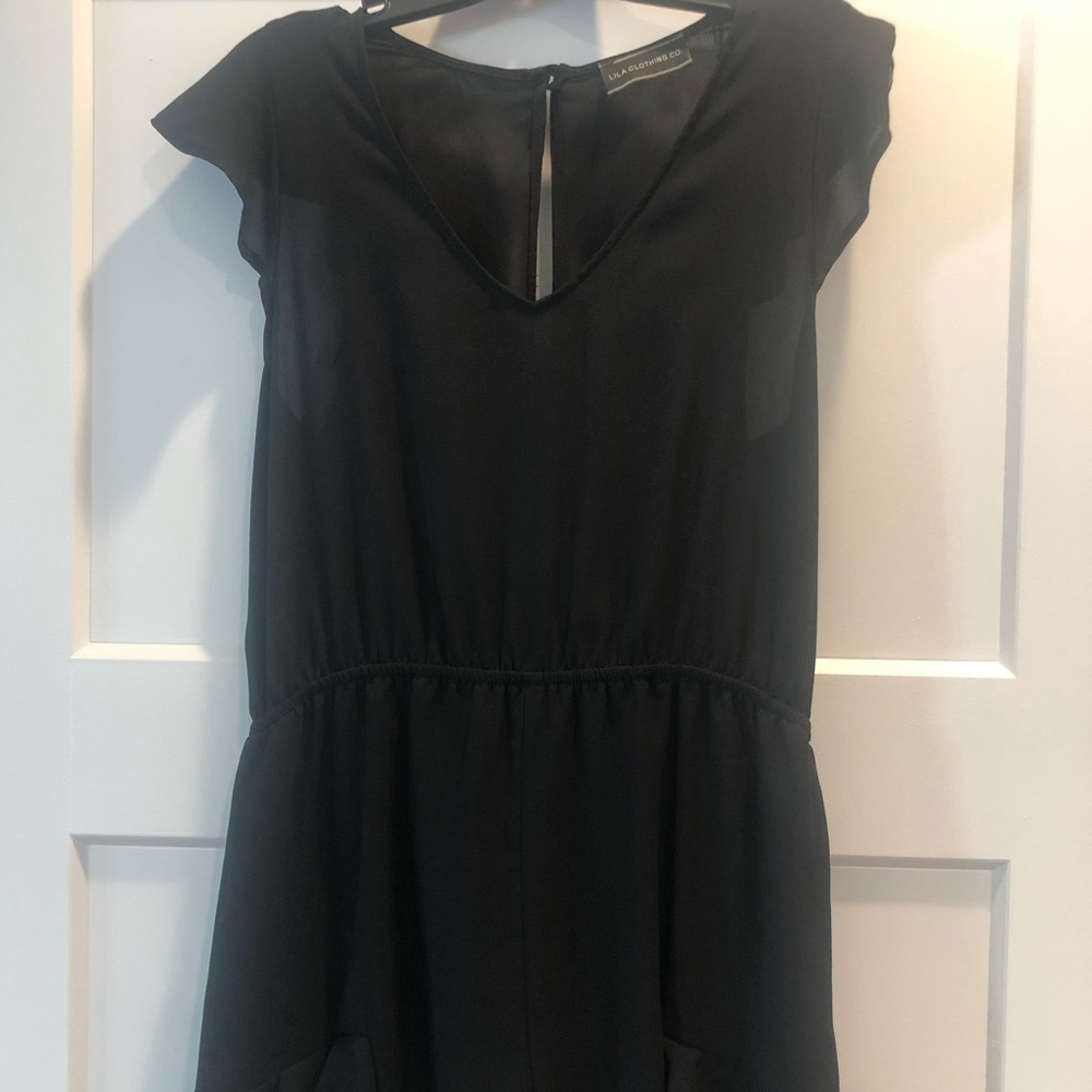 🖤ruffle romper🖤